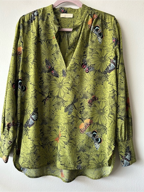 Momonì Tops - Momoni Silk Stretch Green Floral Butterfly V-Neck Blouse Made in Italy